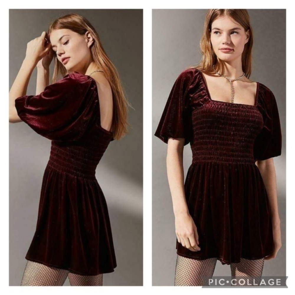URBAN OUTFITTERS burgundy Patsy Smocked Velvet Romper Size L